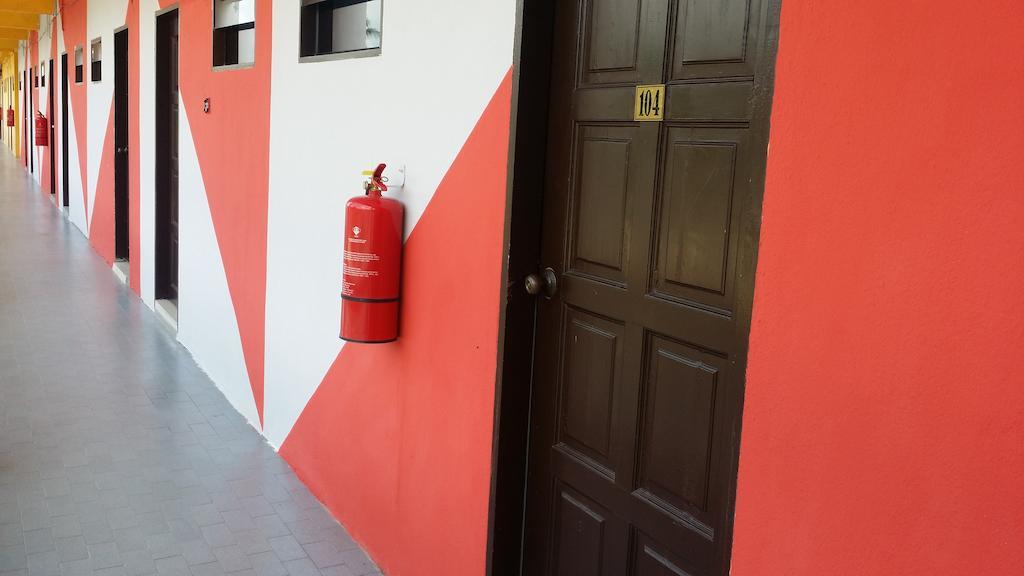 Hji Residensi Hotel Kuah Bagian luar foto